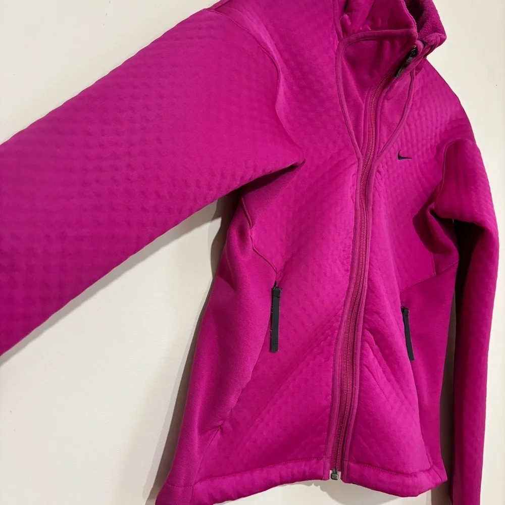 Nike Y2K fuchsia sphere thermal diamond quilted pattern zip up athletic jacket